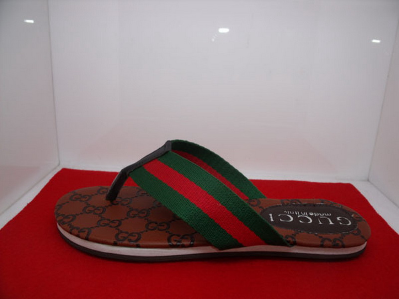 Gucci Slippers Woman--035